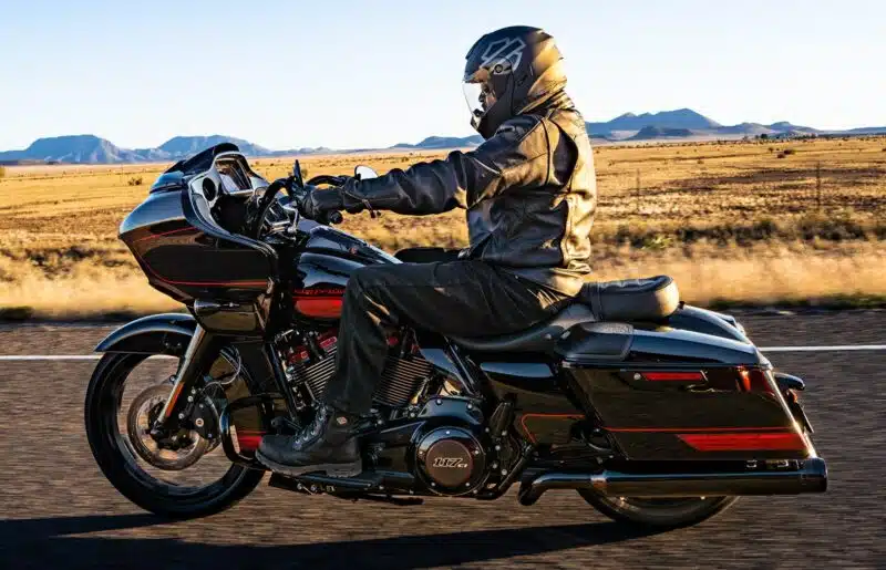 CVO™ ROAD GLIDE™ - immagine 4