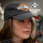 Cappellino regolabile Harley-Davidson® Three Stars Bar & Shield Harley Black.