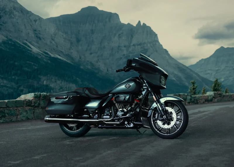 2025 CVO™ Street Glide™