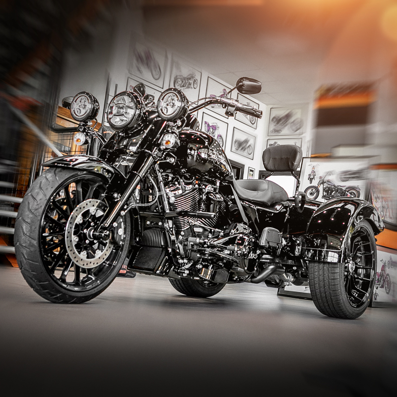 2024FLRT FREEWHEELER BLACK