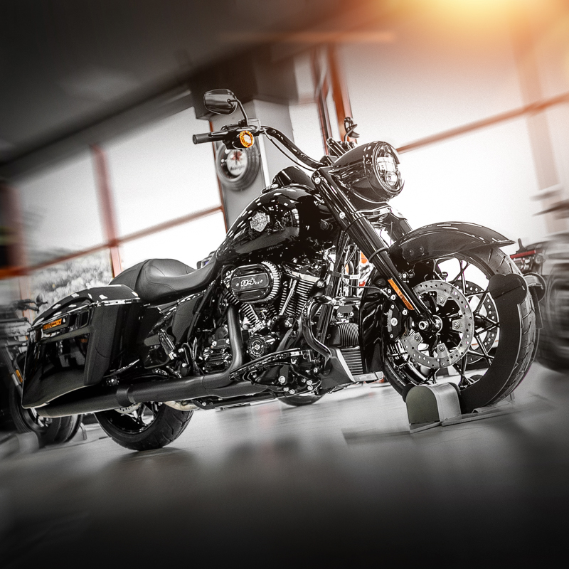 2025FLHRXS ROAD KING SPECIAL VIVID BLACK